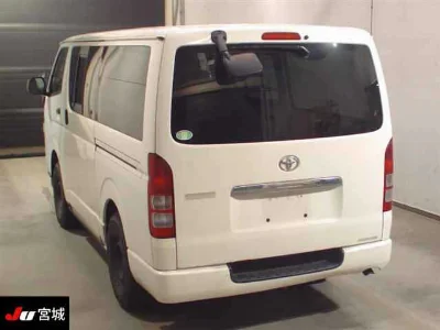 TOYOTA HIACE VAN