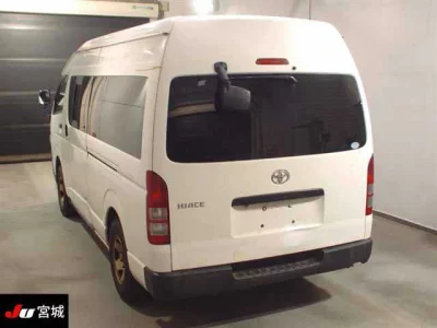 TOYOTA HIACE VAN