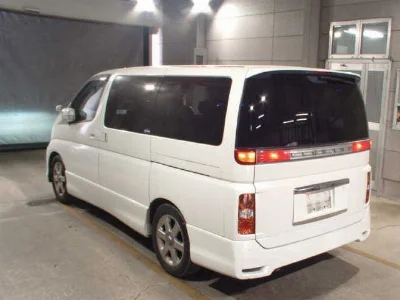 NISSAN ELGRAND
