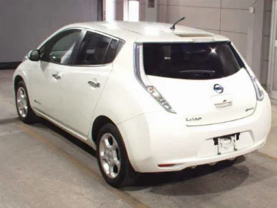 NISSAN LEAF