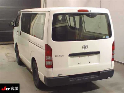 TOYOTA HIACE VAN