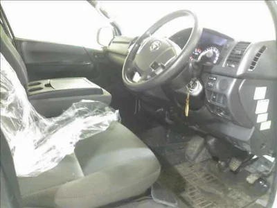 TOYOTA HIACE VAN
