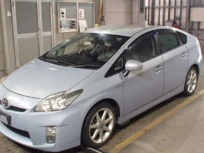 TOYOTA PRIUS