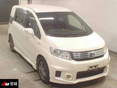 HONDA FREED SPIKE