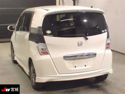 HONDA FREED SPIKE