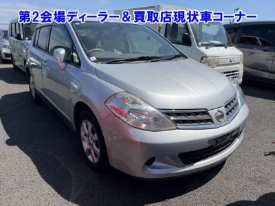 NISSAN TIIDA