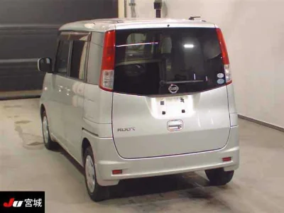 NISSAN ROOX