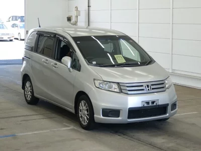 HONDA FREED SPIKE