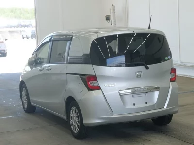 HONDA FREED SPIKE