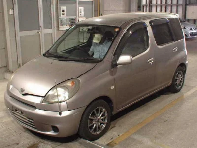 TOYOTA FUN CARGO