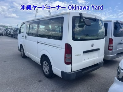 TOYOTA HIACE