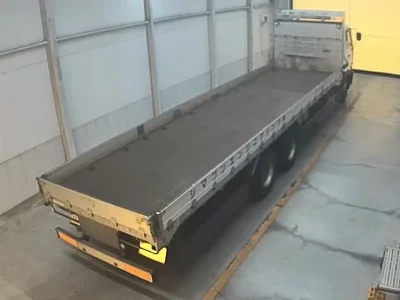 NISSAN UD