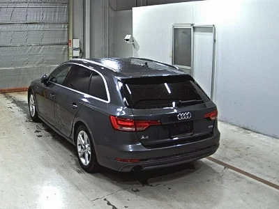 AUDI A4 AVANTE