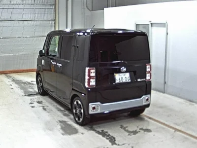 DAIHATSU WAKE