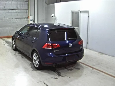 VOLKSWAGEN GOLF