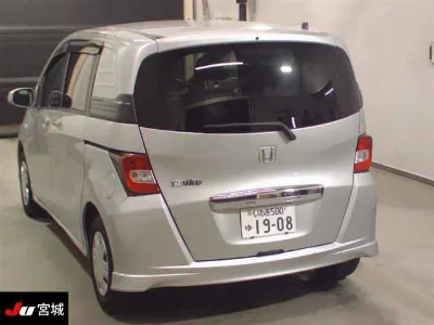 HONDA FREED SPIKE