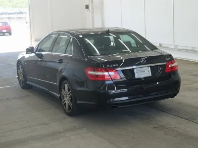 MERCEDES BENZ E CLASS