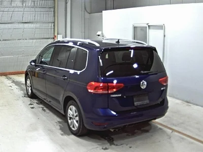 VOLKSWAGEN GOLF TOURAN