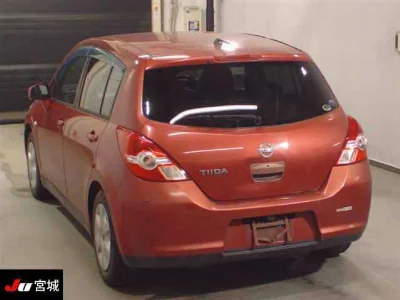NISSAN TIIDA