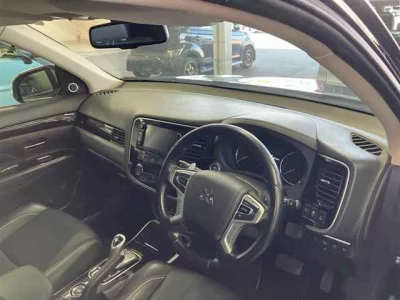 MITSUBISHI OUTLANDER PHEV