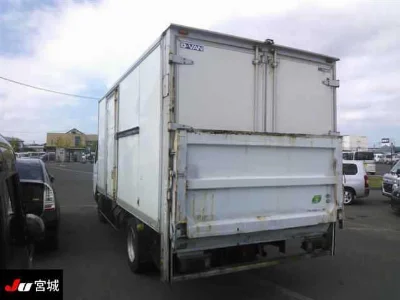 MITSUBISHI CANTER