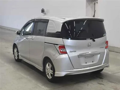 HONDA FREED SPIKE HYBRID