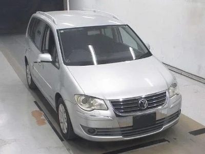 VOLKSWAGEN GOLF TOURAN