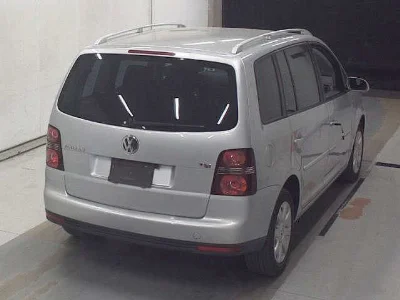 VOLKSWAGEN GOLF TOURAN