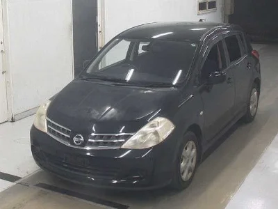 NISSAN TIIDA