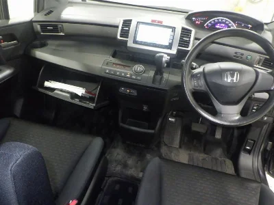 HONDA FREED SPIKE