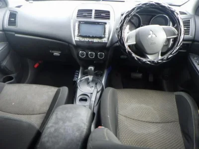 MITSUBISHI RVR