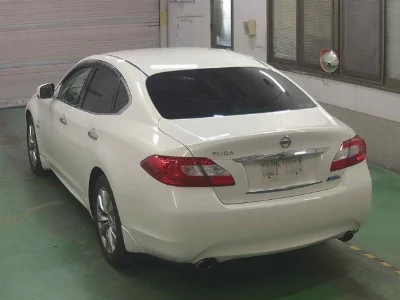 NISSAN FUGA