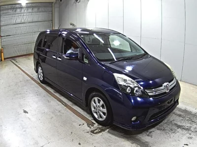 TOYOTA ISIS