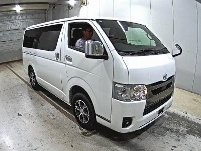 TOYOTA HIACE VAN
