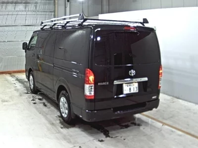TOYOTA HIACE VAN