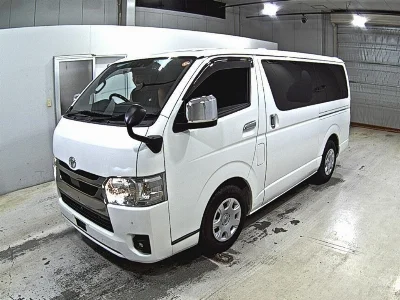 TOYOTA HIACE VAN