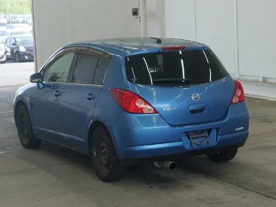 NISSAN TIIDA