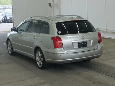 TOYOTA AVENSIS