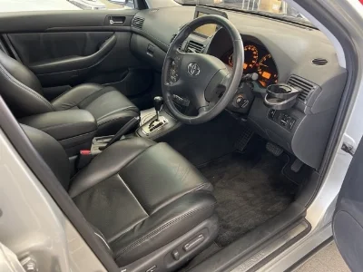 TOYOTA AVENSIS