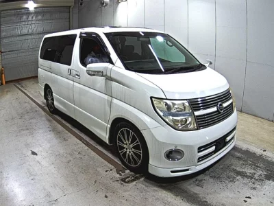 NISSAN ELGRAND