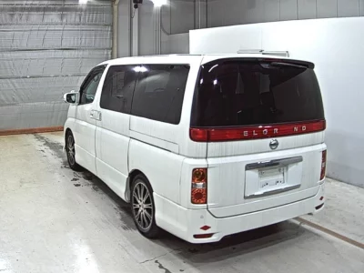 NISSAN ELGRAND