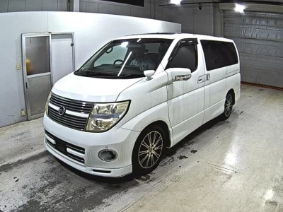 NISSAN ELGRAND