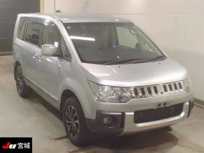 MITSUBISHI DELICA D:5