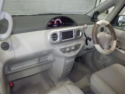 TOYOTA PORTE