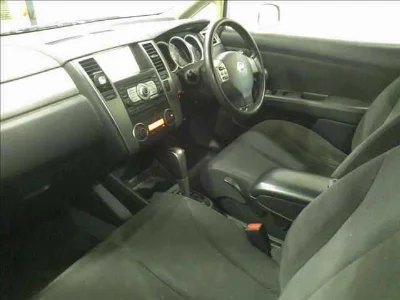 NISSAN TIIDA