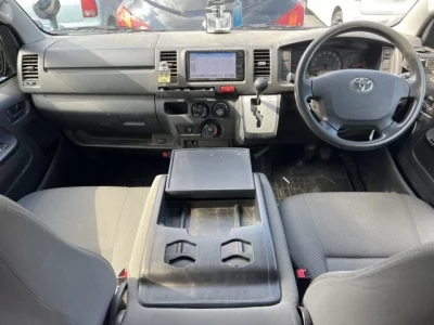 TOYOTA HIACE