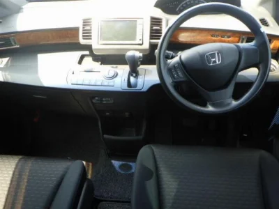 HONDA FREED SPIKE