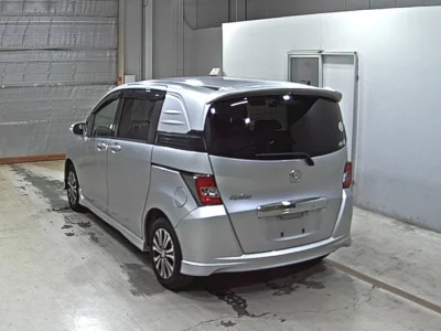 HONDA FREED SPIKE