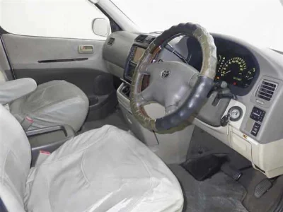 TOYOTA GRAND HIACE