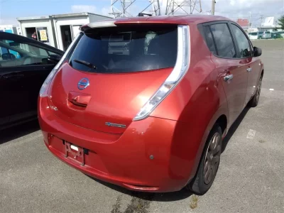 NISSAN LEAF